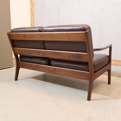 IDC OTSUKA(大塚家具)の人気シリーズNordy(ノルディー)2人掛けソファです！ウォールナット材のナチュラルな質感と北欧風のデザインはブルックリンスタイルなどのオシャレなインテリアに♪の画像