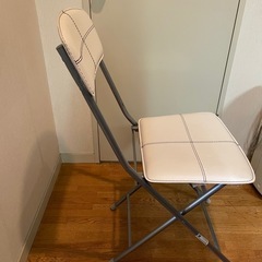 【お譲り先決定しました】ニトリ　北欧風折りたたみチェアの画像