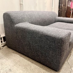 【武蔵小山店】 ロウヤ LOWYAソファ クッション 付き　三人掛けソファ 3人掛けソファ ファブリックソファ グレーソファ シンプルソファ リビングソファ モダンソファ 北欧風ソファ カフェ風インテリア クッション付き 中古家具 インテリア家具 大型家具 応接ソファ 3P 2P 三人掛け ファミリー lowyaの画像
