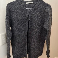 グレー&青カーディガンの画像