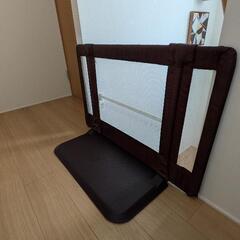 日本育児　ベビーゲート　おくだけとうせんぼ　S  　ブラウン
