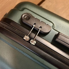 【武蔵小山店】 キャリーバッグ 未使用品　スーツケース 機内持ち込み 旅行バッグ 出張バッグ 防災バッグ 4輪キャスター ハードケース グリーン トランクの画像
