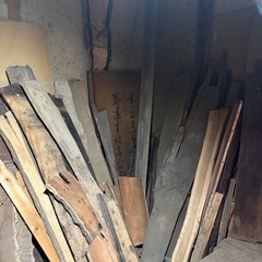 廃材とか昔の建具とか