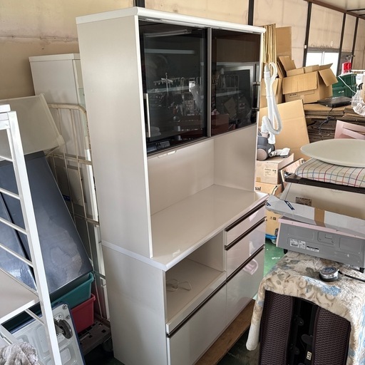 【決まりました】キッチンボード　食器棚　②