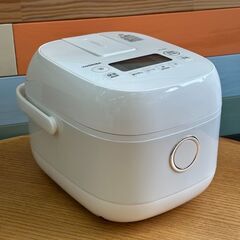 店頭引渡し 中古 TOSHIBA IH炊飯ジャー RC-5E2X 炊飯器 の画像