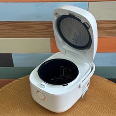 店頭引渡し 中古 TOSHIBA IH炊飯ジャー RC-5E2X 炊飯器 の画像