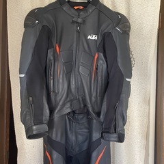 KTM レザー革ツナギ ブラック/オレンジ