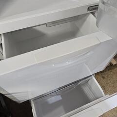 仙台市若林区若林～美品‼️3ドア冷蔵庫/日立265ℓ/古いけどまだまだ使えますよっ‼️配送OKの画像
