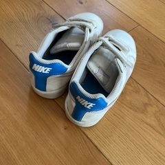 NIKE 21.5 スニーカーの画像