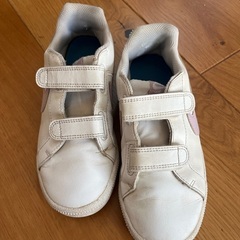 NIKE 21.5 スニーカーの画像