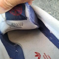 adidas　スニーカーの画像