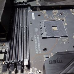 MSI　MEG X570 UNIFY　マザーボードの画像