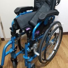子ども用車椅子の画像