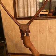 鷲の木彫りの置き物の画像