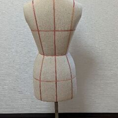 【値下げ】ボディ マネキン トルソー　ライン入りの画像