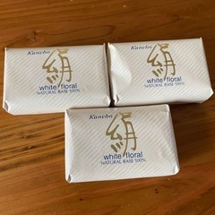 ⭐️値下🧼資生堂花椿石鹸✨高級化粧石鹸　昭和レトロ　ヴィンテージ希少品　おまけ付きの画像
