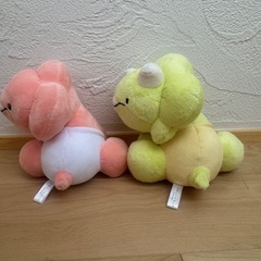 きょうりゅう　ぬいぐるみ　2こセットの画像