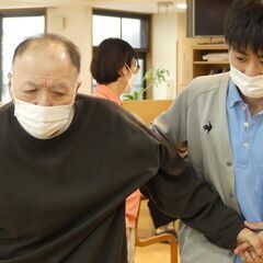 日勤のみ♪年124日休み！残業月2h◎地域に貢献できる介護スタッフ！の画像