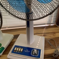 レトロ　扇風機　2点セットの画像