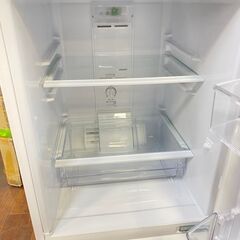ジ263/ アクア AQUA 冷凍冷蔵庫 126L AQR-E13J 2019年 右開きドア 耐熱100℃テーブル 低温フリーケースの画像