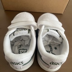 新品未使用　asics　13.5センチの画像