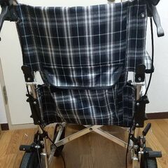 介助式車椅子の画像
