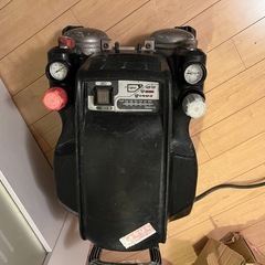 【取引き中】日立工機　　エアーコンプレッサーEC1445H ジャンク品　値下げしました。の画像