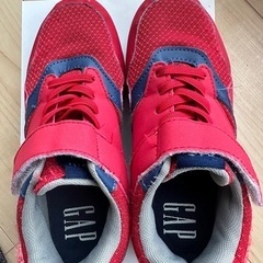  【7月末で掲載終了】  
GAP ギャップ　スニーカー　20cm の画像