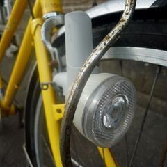 使用感あり 26インチ シティサイクル イエロー カギ付き 変速ギア無し 自転車 カゴ・ライト付き 買い物 通勤 通学 札幌市東区 新道東店の画像