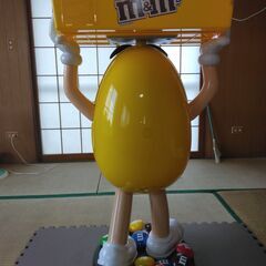 m&m's エムアンドエムズ ディスプレイ　イエロー　キャラクターグッズの画像