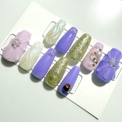 ハンドメイド ネイルチップ ぷっくりフラワー×オーロラパープルの画像