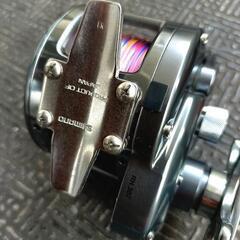 シマノ　オシアジガーNR2000P　ジギング　落とし込み　青物　右巻きの画像