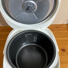 象印　ZOJIRUSHI 炊飯器 NL-CS10型　16年製　5.5合 中古の画像