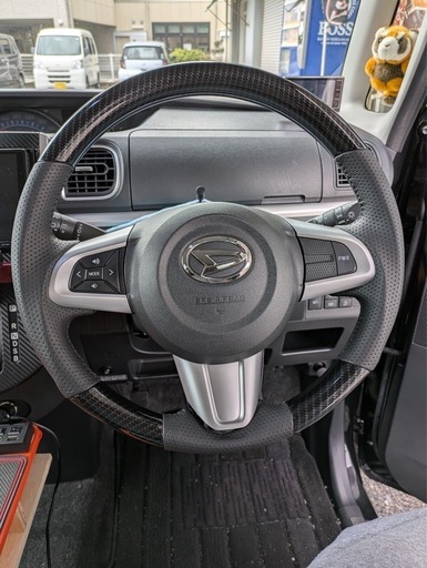la600s タントカスタム及び下記の車両に適合するカーボン調ガングリップステアリング