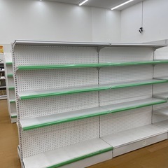 商品棚 什器 コンビニ スーパー商品陳列棚の画像