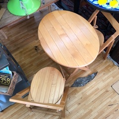 折り畳みテーブル イス 3点セットの画像