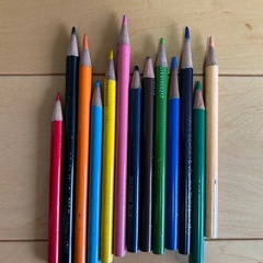 画用紙、竹ひご、ラッピングペーパーなどの画像