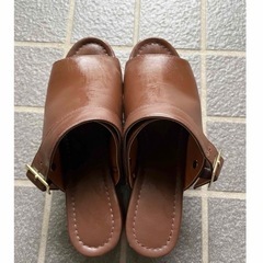 厚底サンダル