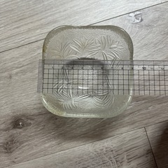 レトロ　ガラスの器の画像