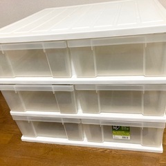 プラスチック製収納ケース