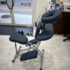 折りたたみ式マッサージチェアーの画像