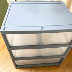 プラスチック製収納ケースの画像