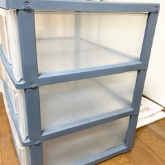 プラスチック製収納ケースの画像