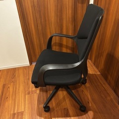 【予約済み】ワークチェア ブラック色 布張り 肘掛け付き回転ハイバックデスクチェアの画像