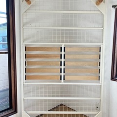 スチールベッドフレームの画像