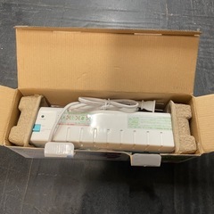 ☆中古￥1,000！【A4ラミネーター】　幅32.5㎝ｘ奥行8.2㎝ｘ高さ7.9cm　【IG010】の画像