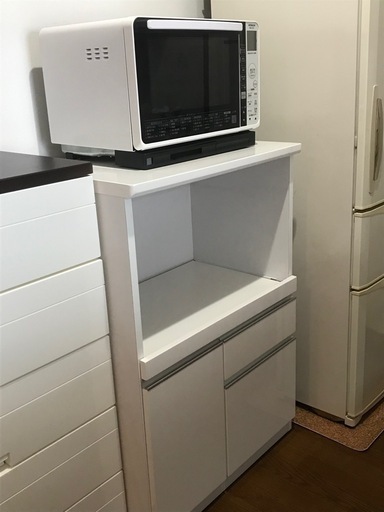 オーブンレンジと棚のセット