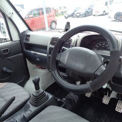 キャリィトラック　走行2.3万㎞　5速MT車　エアコン　パワステ　4WD　ブロックタイヤ　オーディオの画像