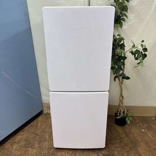 I622 ? 2022年製の美品♪ Haier 冷蔵庫 (148L) ⭐ 動作確認済み ⭐ クリーニング済