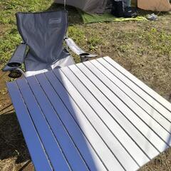 コールマンのテーブル、チェア2脚セット　バラ売り可能ですの画像